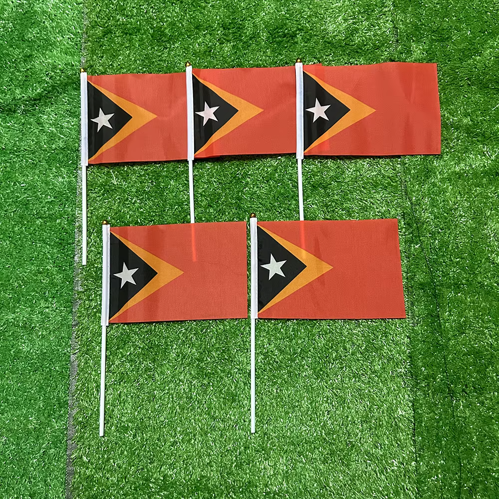 Bandera de Timor Oriental para mano, asta de plástico, exterior - imagen 3