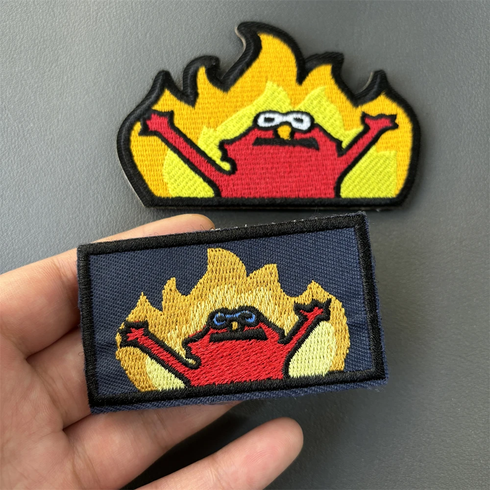 Detalle del bordado del parche Hell Fire