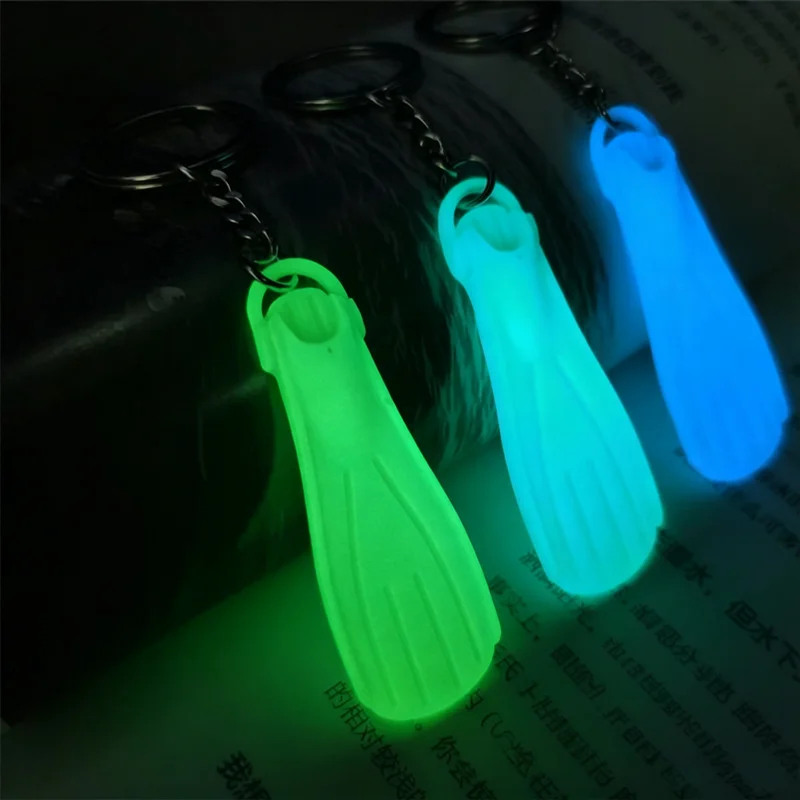 Llavero buceo luminoso con forma de aletas para mochila - imagen 5