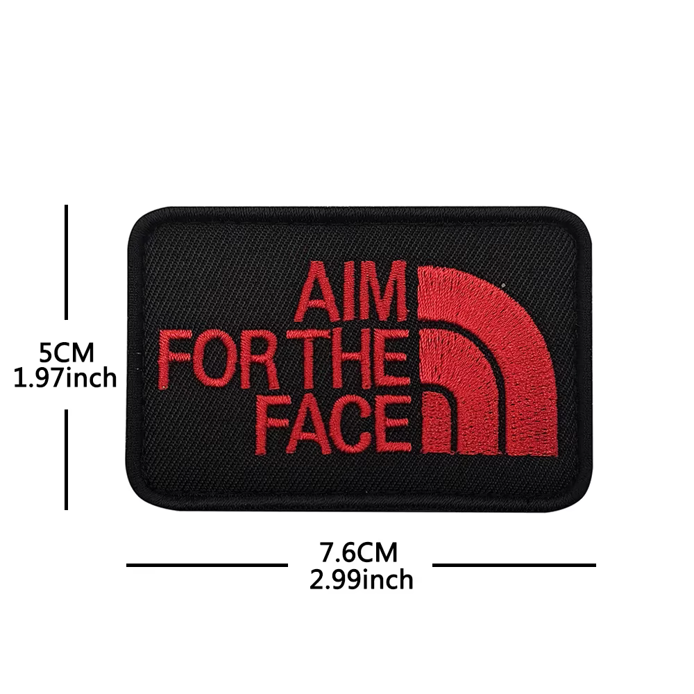 Vista completa del parche bordado AIM FOR THE FACE