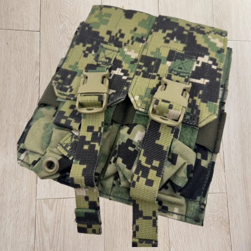 Bolsa portacargadores doble MOLLE AOR2 M4 – Militar - imagen 4