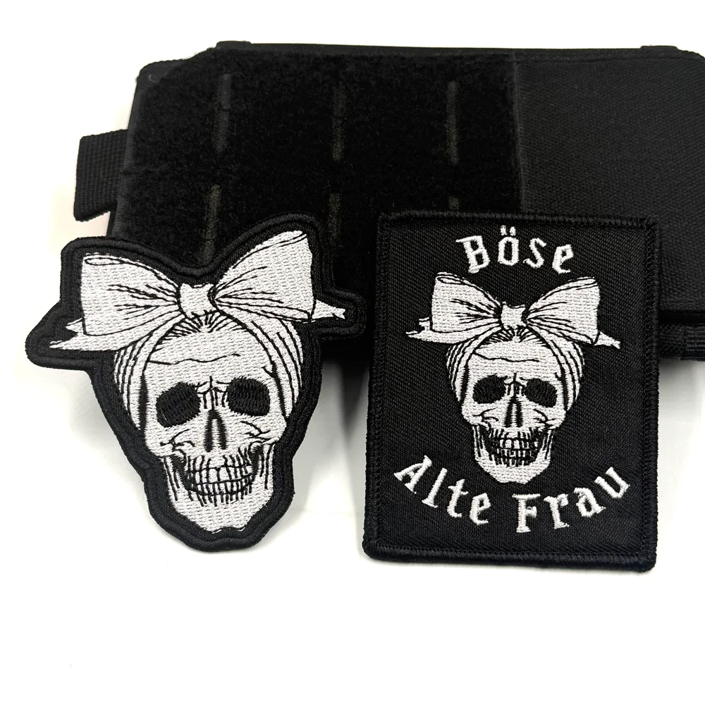 Parche bordado calavera punk para motociclistas con gancho de sujeción