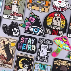 Stay Weird Parche bordado gato y tarot – termoadhesivo para ropa