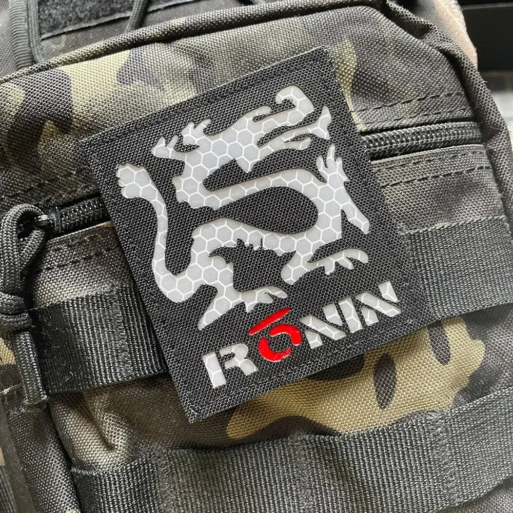 Ronin Parche táctico dragón negro PVC con velcro para mochila militar - imagen 5
