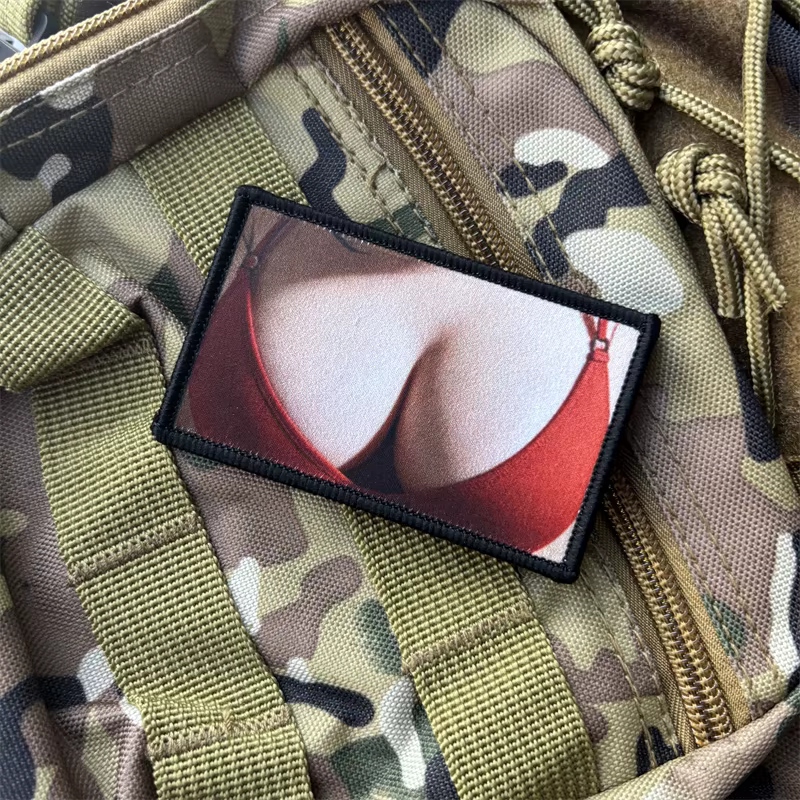 Vista del parche con diseño táctico