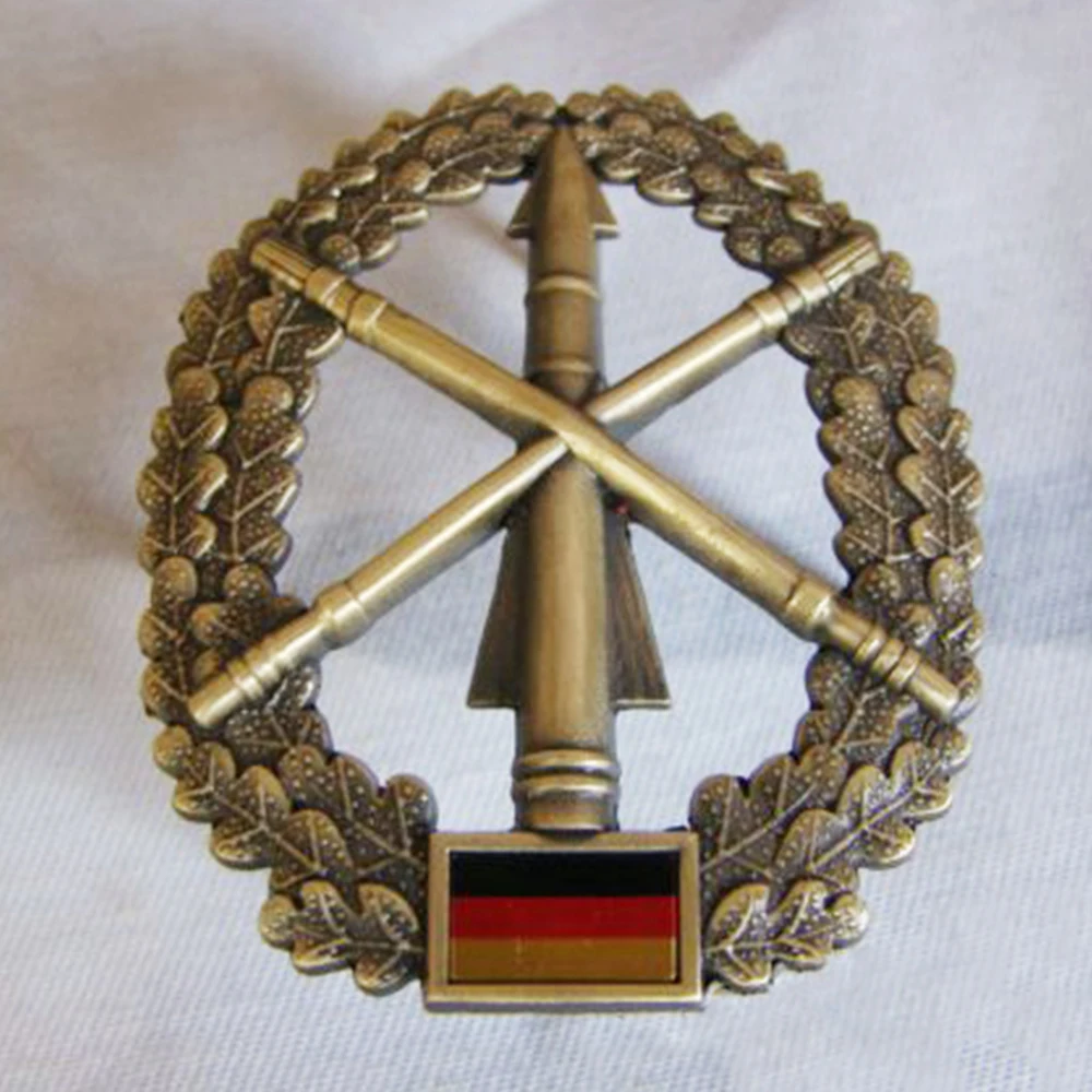 Pin metálico insignia boina Defensa Aérea Alemana con cocarda