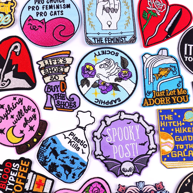 Colección de parches bordados varios diseños