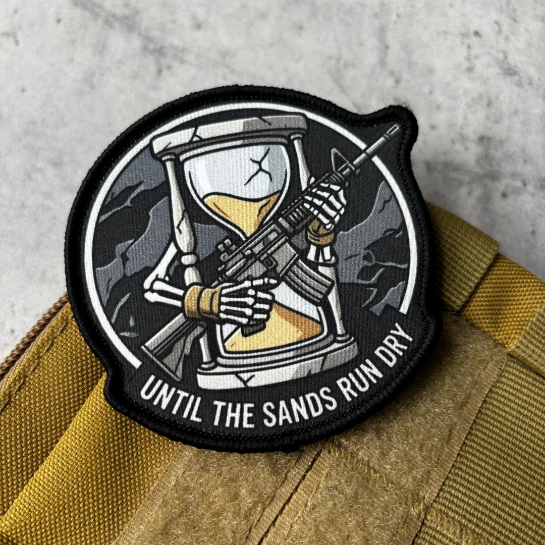 Parche táctico esqueleto reloj de arena – velcro MOLLE para rifle - imagen 5