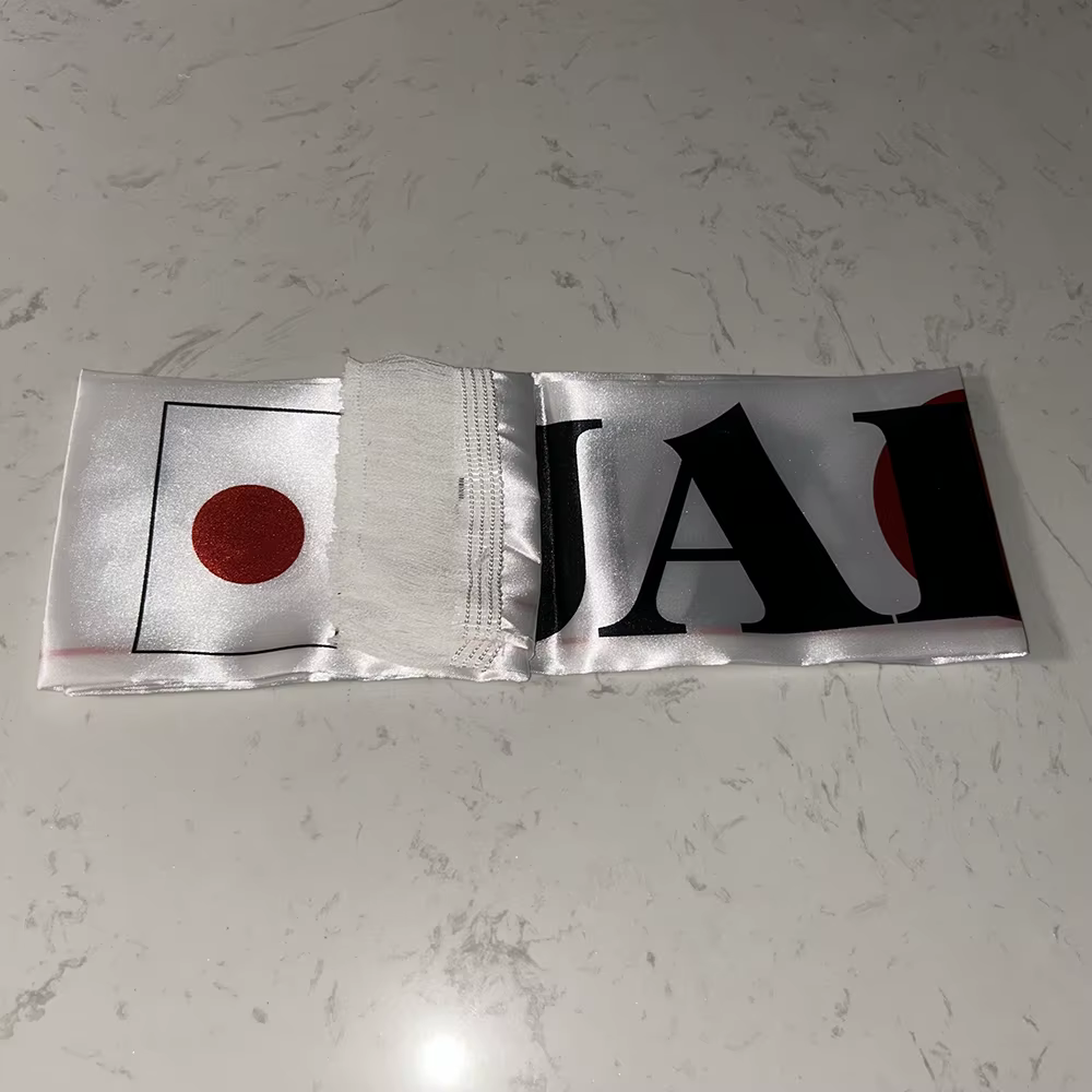Detalle del satén estampado doble cara