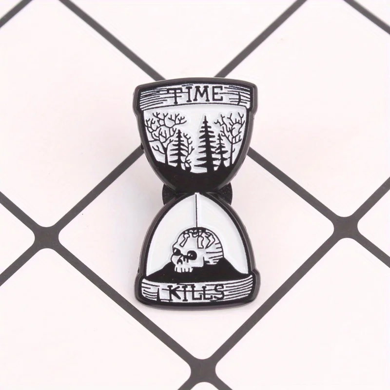 Pin esmaltado Sandflow Metaphor El tiempo mata árbol y calavera - imagen 2