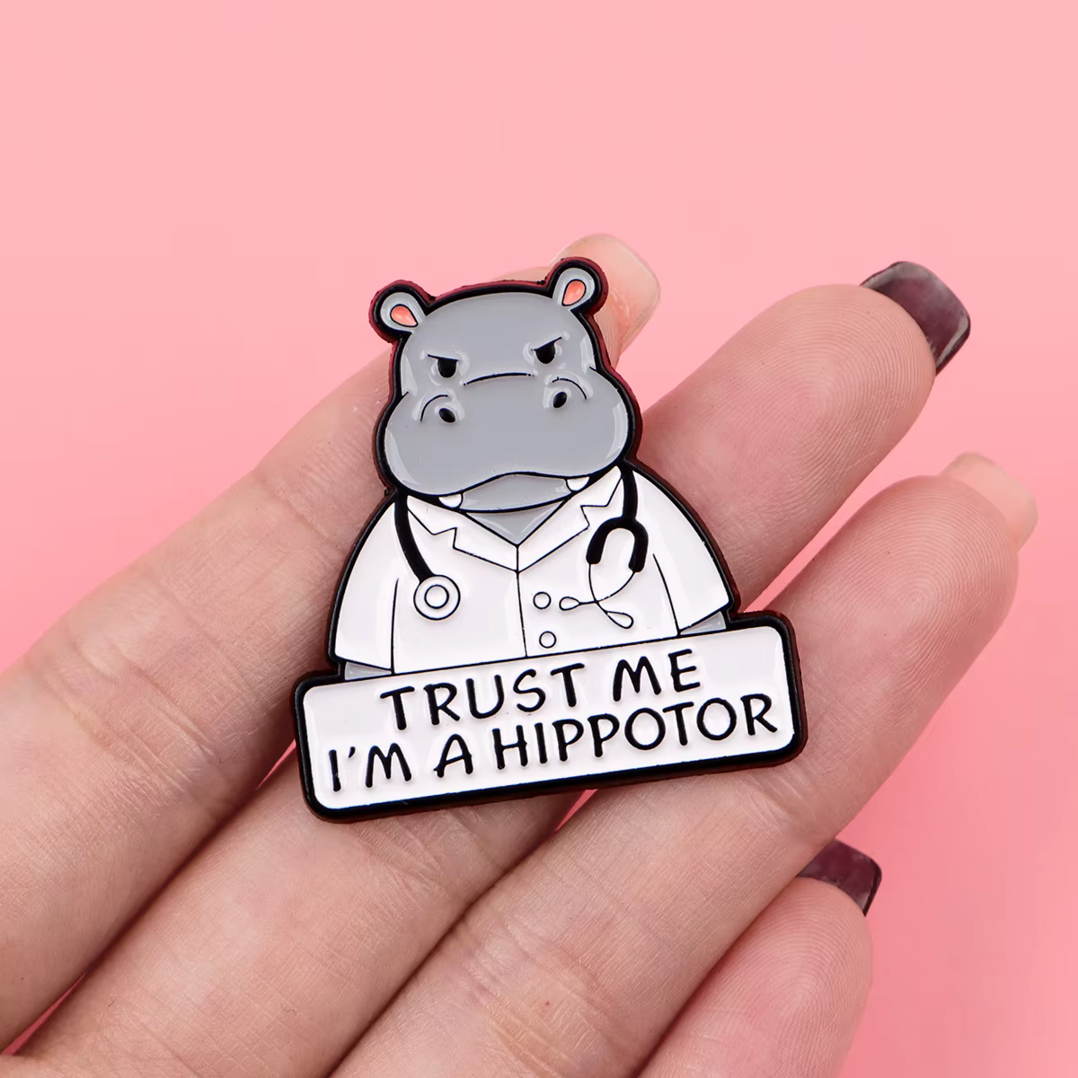 Pin/insignia de hipopótamo con acabado de esmalte