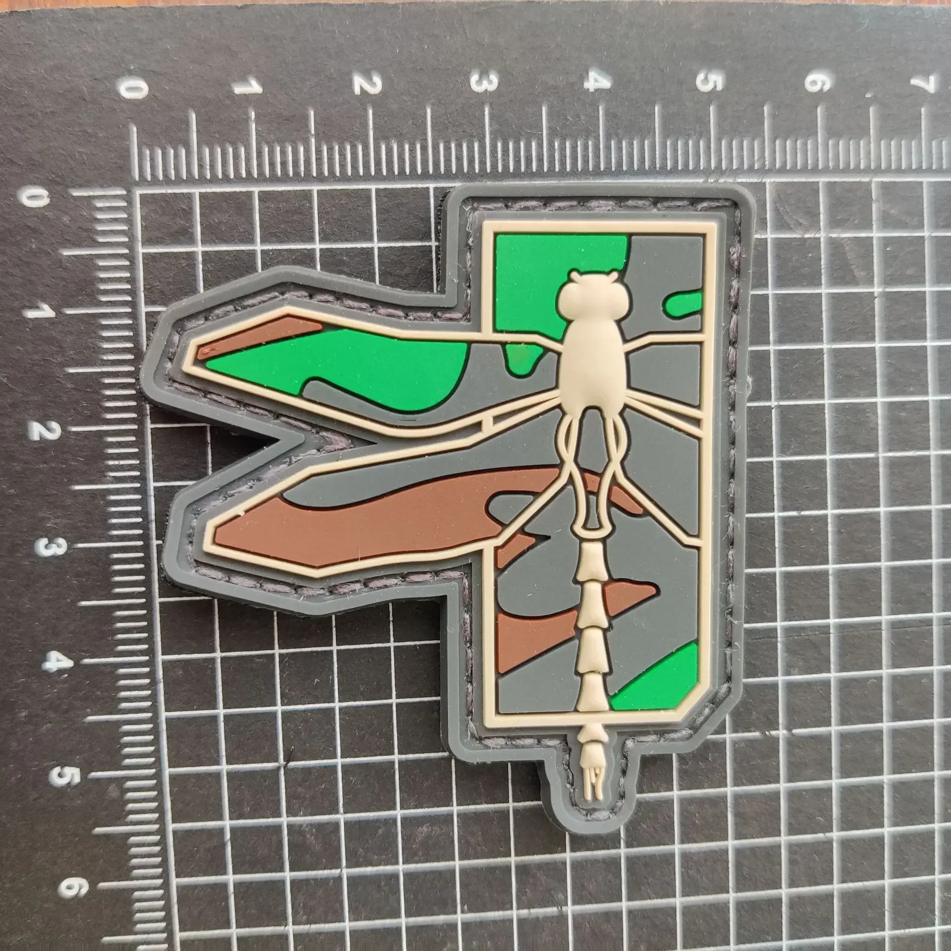 Parche táctico PVC 3D libélula camuflaje MC con velcro - imagen 3