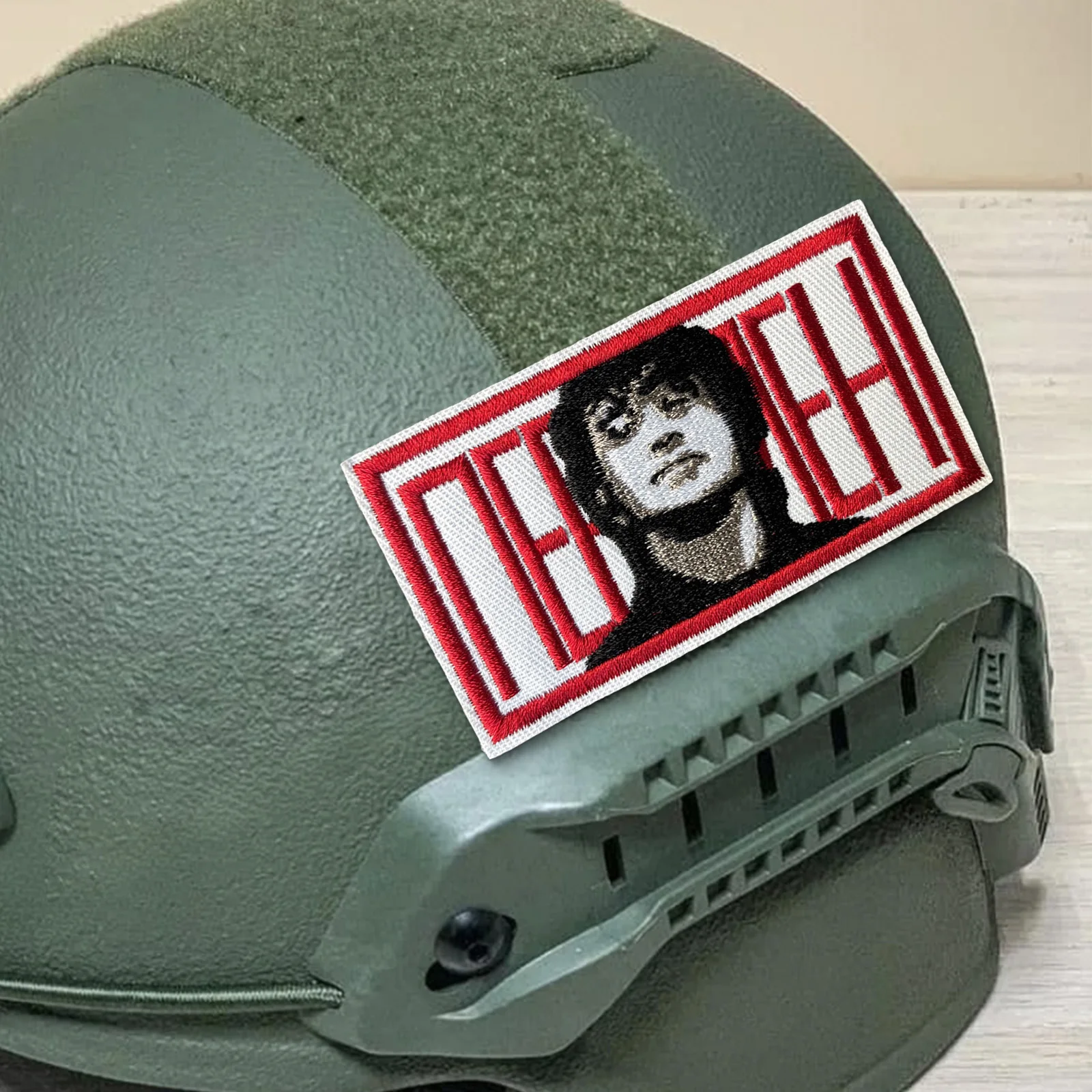 Parche con diseño bordado estilo emblema