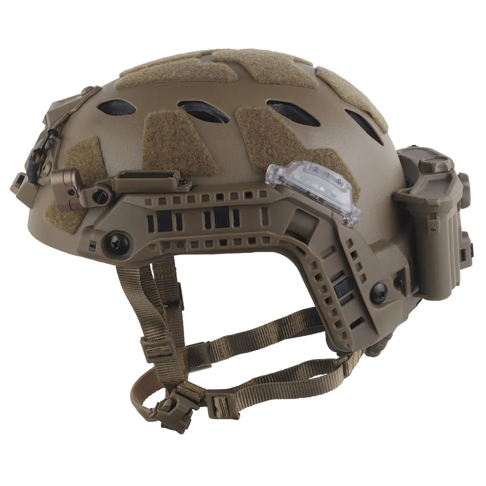 Casco táctico modular con riel ARC, luz IR y linterna LED táctica
