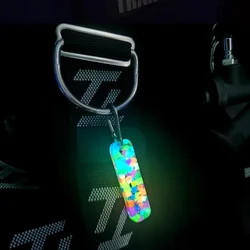 Colgante EDC autoluminoso resina 11 colores con llavero y señalización