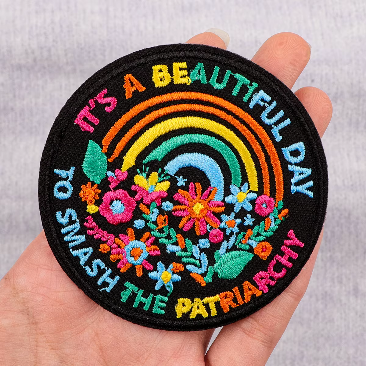 Parche bordado feminism ripstop – Termoadhesivo para ropa táctica - imagen 2