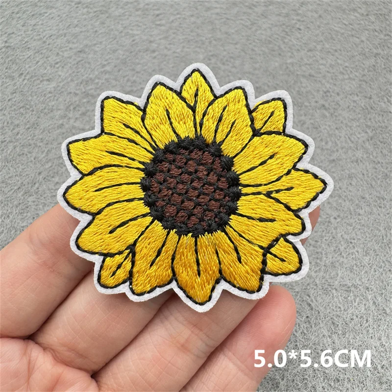 Parche bordado girasol para planchar – insignia en mochila