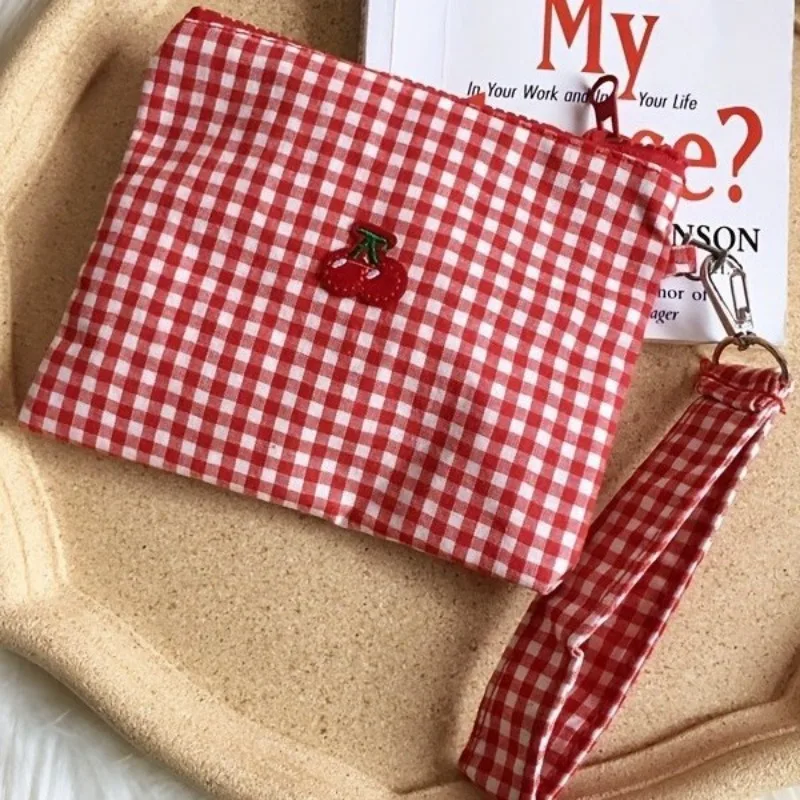 Neceser de maquillaje con estampado de cerezas y organizador de viaje - imagen 2