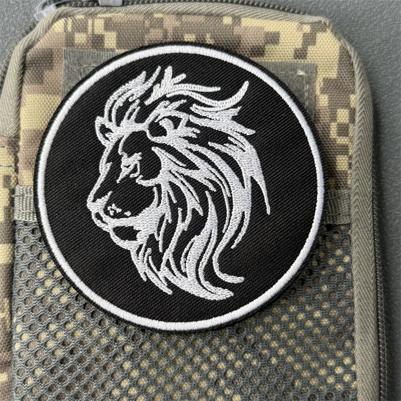 Parche táctico León bordado con velcro para mochila y ropa