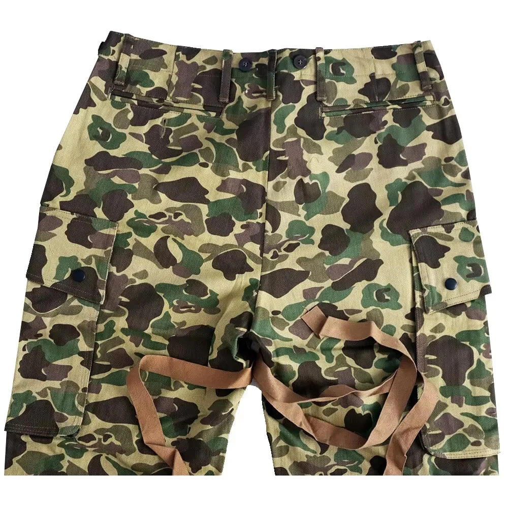 Pantalones M42 usados en contexto de entrenamiento deportivo