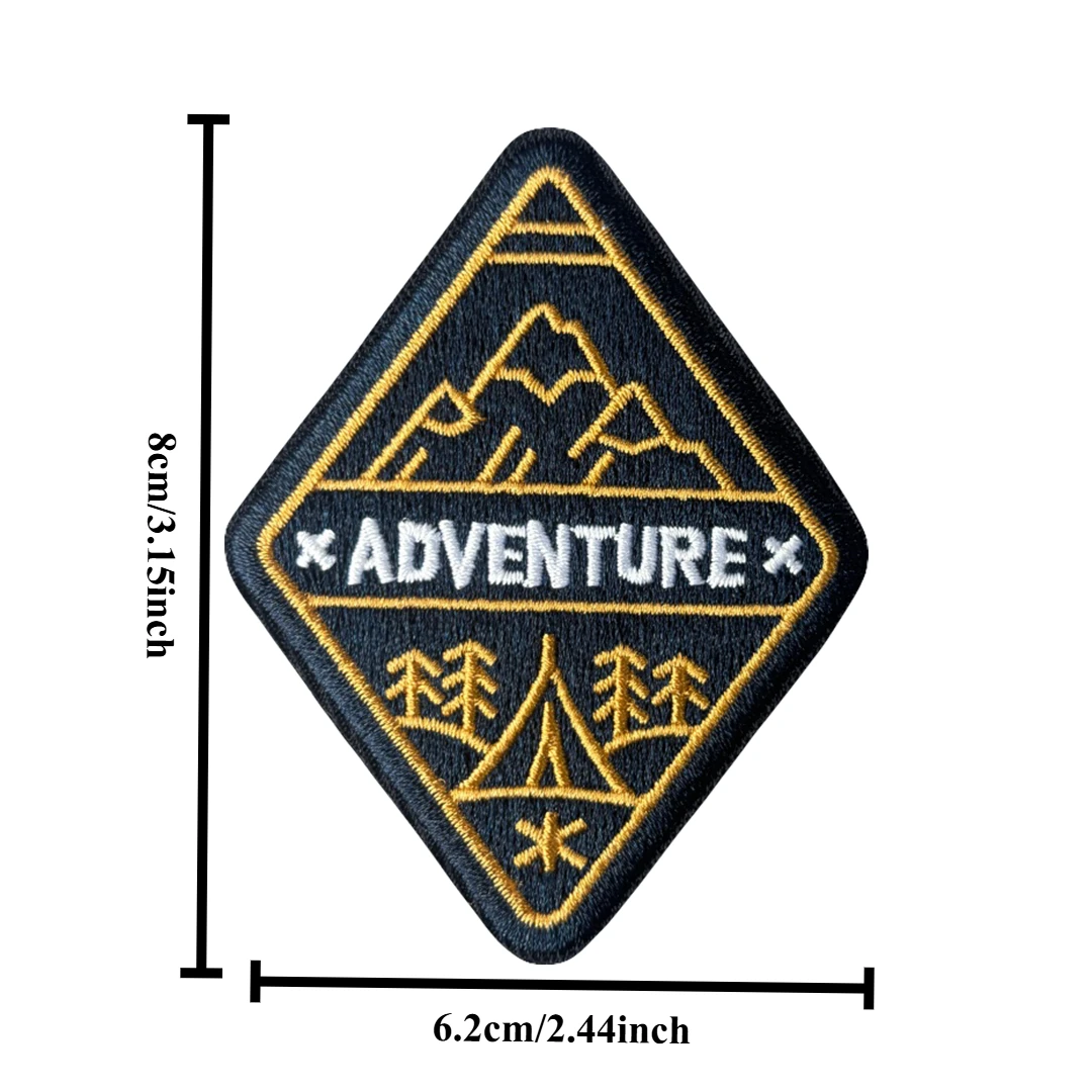 Parche bordado aventura montaña tierra salvaje con velcro mochila