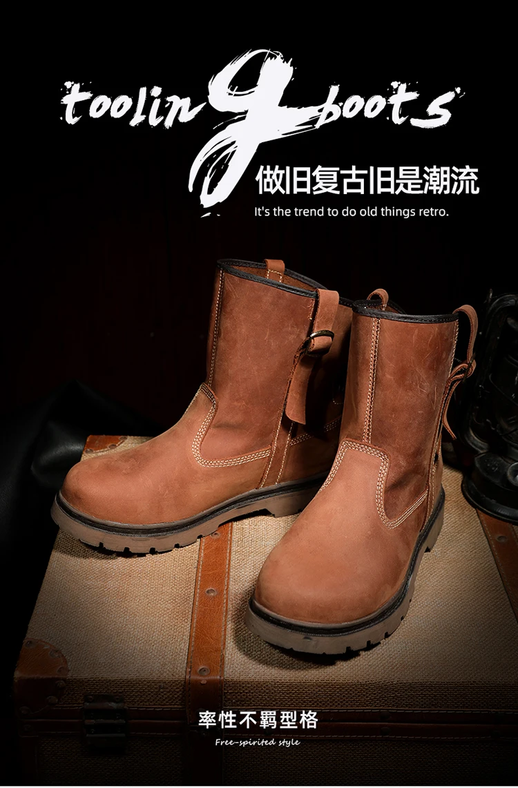 Imagen de la bota puesta en un pie sobre terreno rocoso