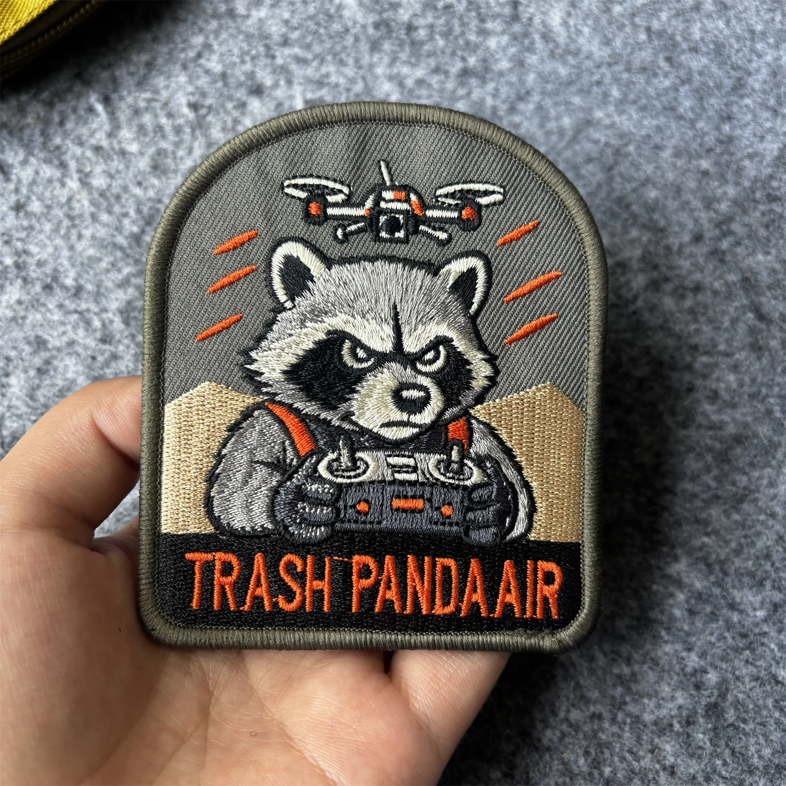 Parche táctico Trash Panda de mapache con cierre de velcro
