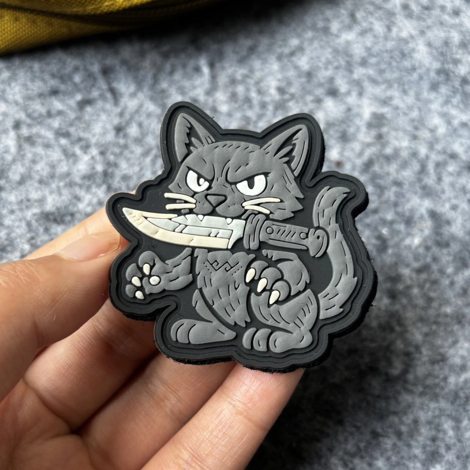 Parche táctico 3D de PVC con gato y cuchillo para mochila - imagen 4