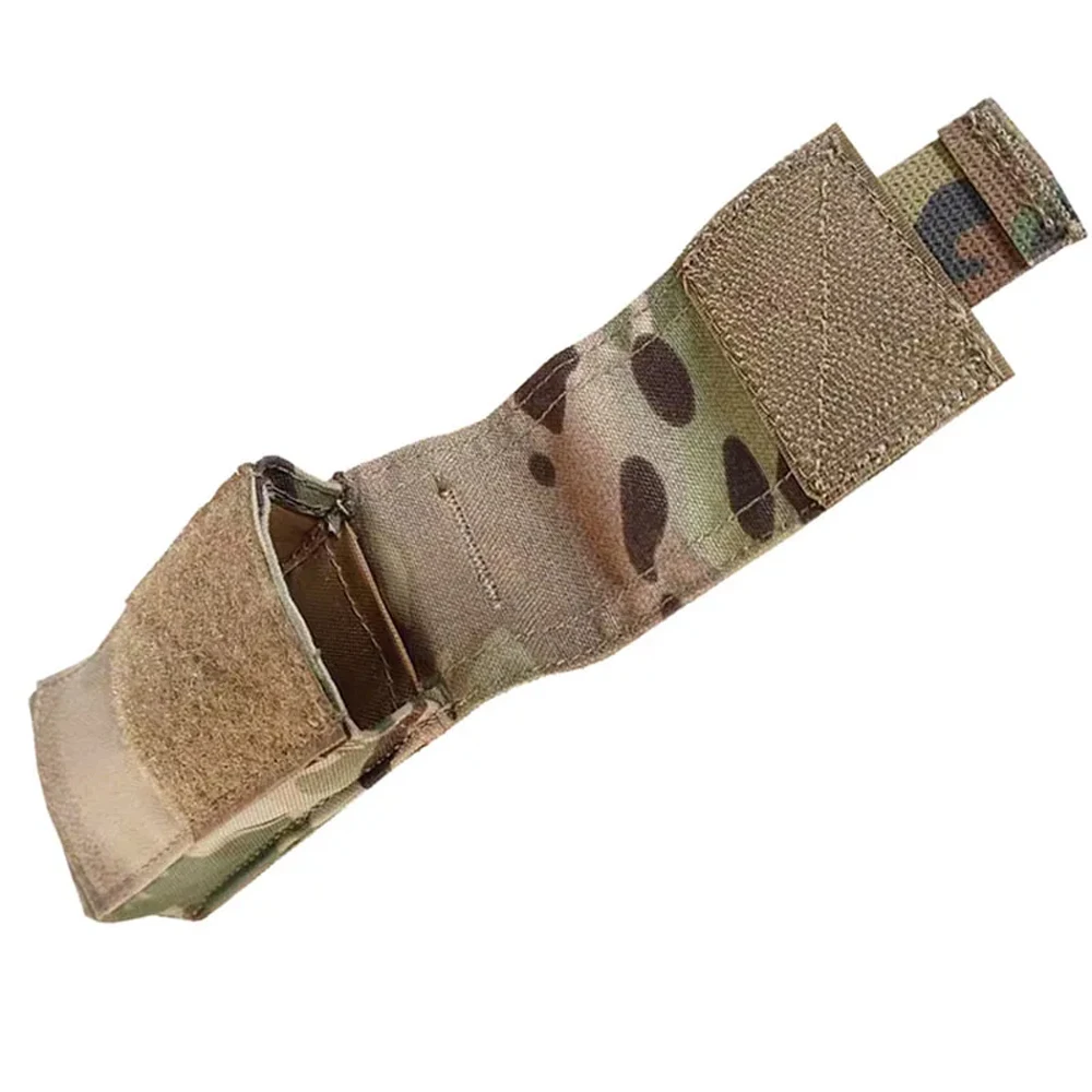 Montaje tipo Molle en equipo exterior