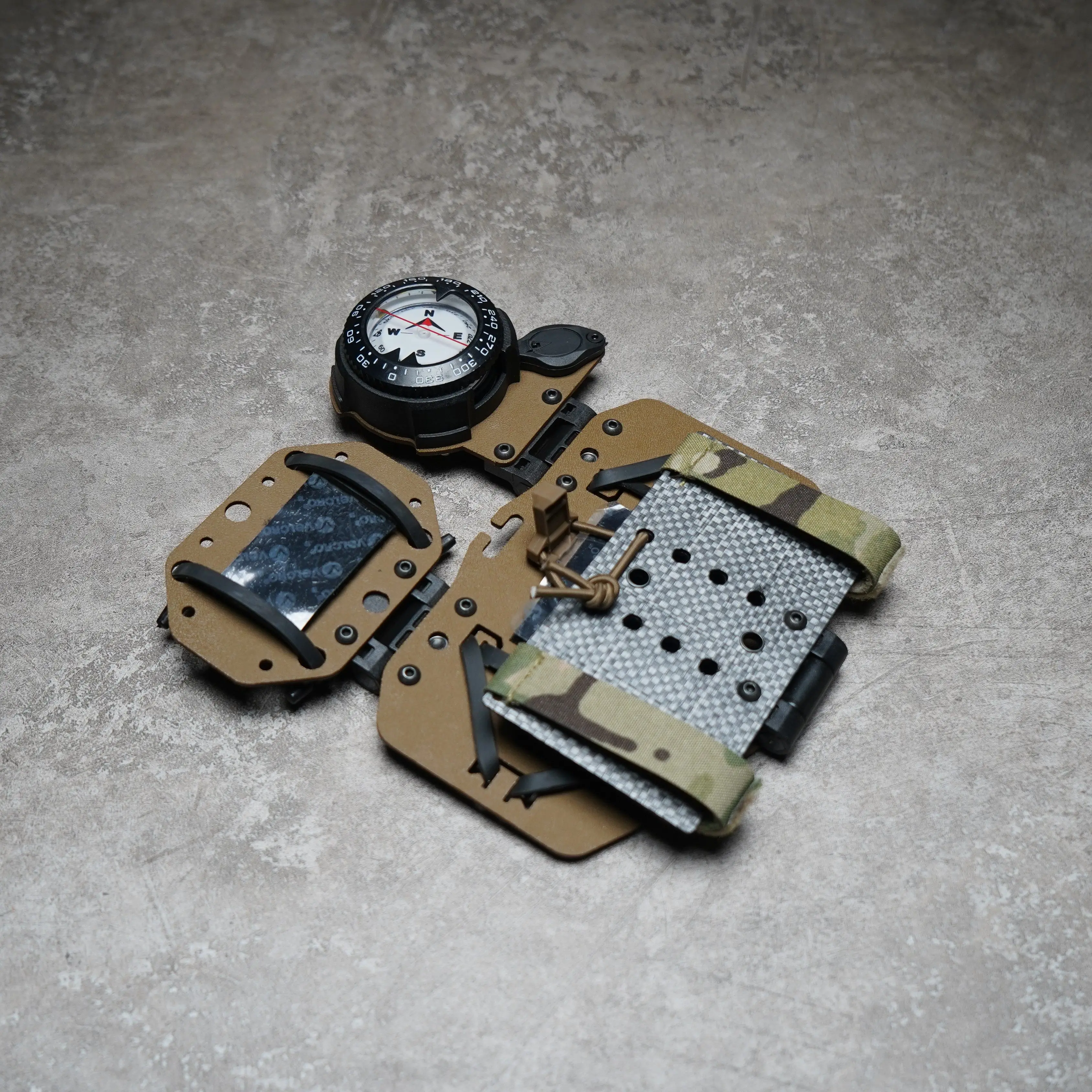Placa táctica MOLLE de navegación para chaleco Airsoft con móvil - imagen 5