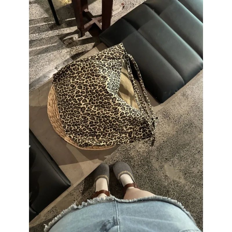 Diseño casual del bolso de hombro de lona