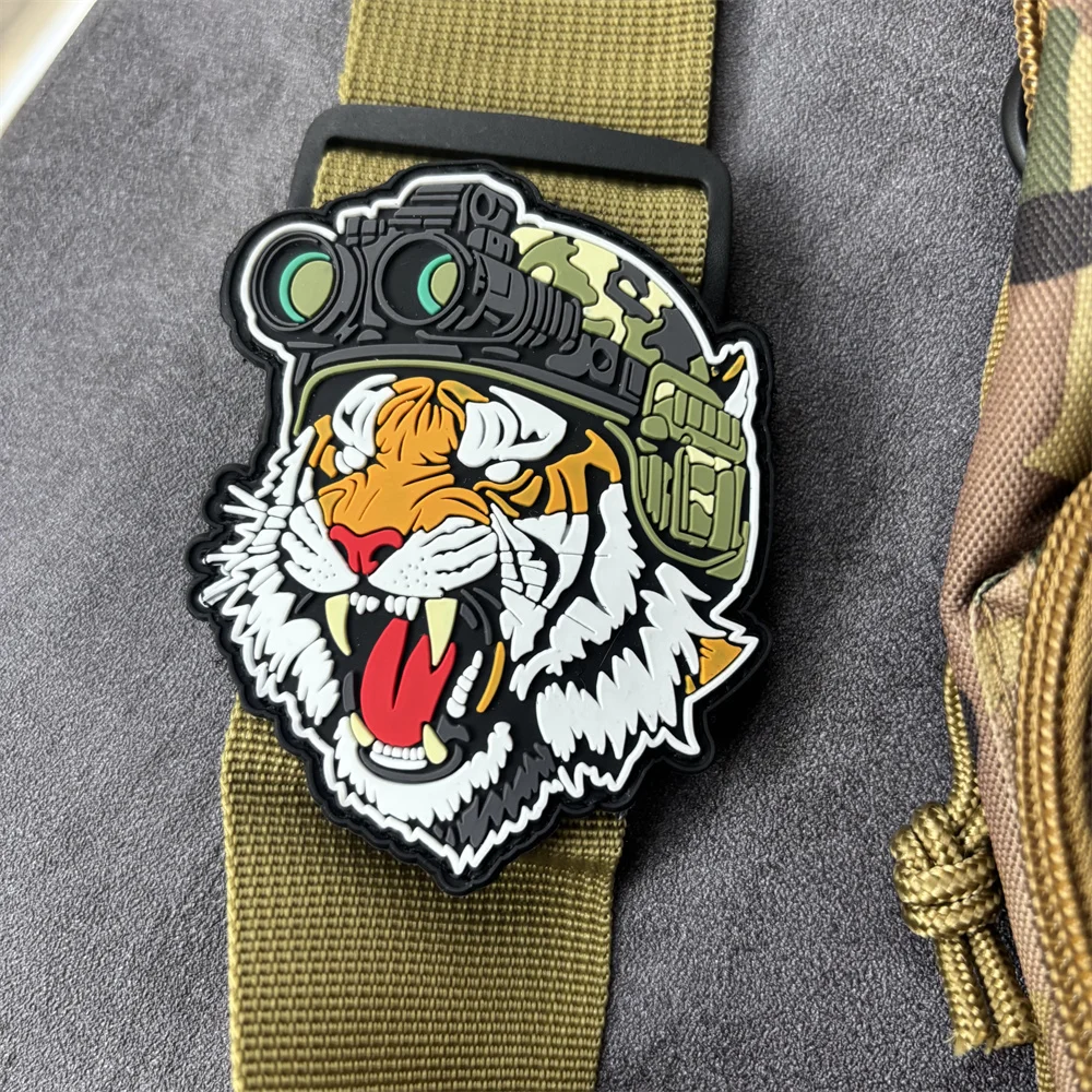 Tiger parche táctico PVC visión nocturna insignia moral gancho y bucle - imagen 3