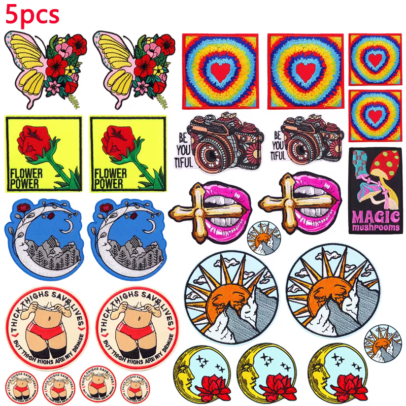 Set de 5 parches bordados con diseños de mariposa, sol y luna