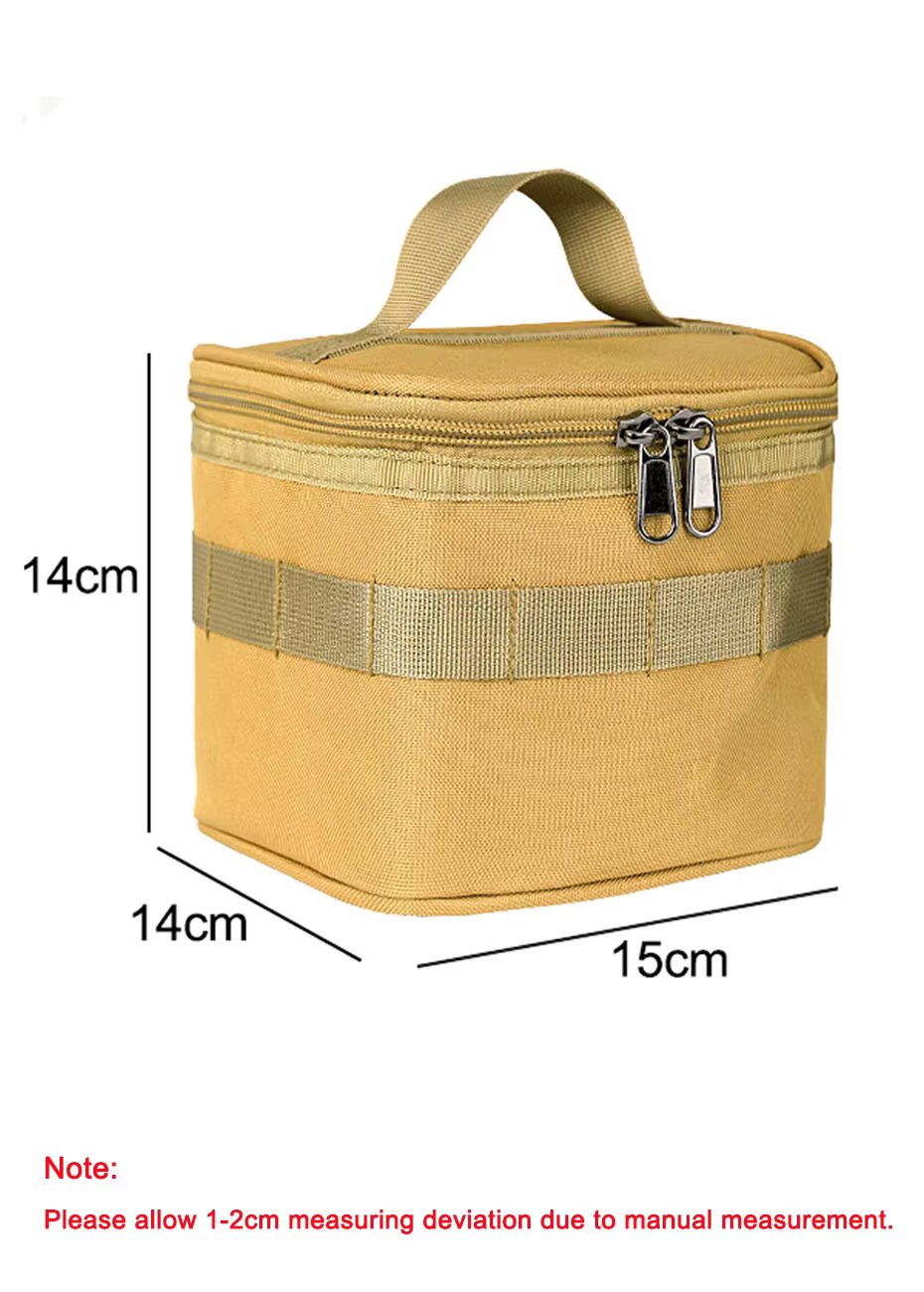 Bolsa Kosibate colocada sobre una mesa de picnic con condimentos