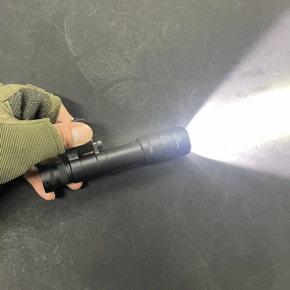 Linterna táctica LED luz blanca con interruptor de presión remoto - imagen 3