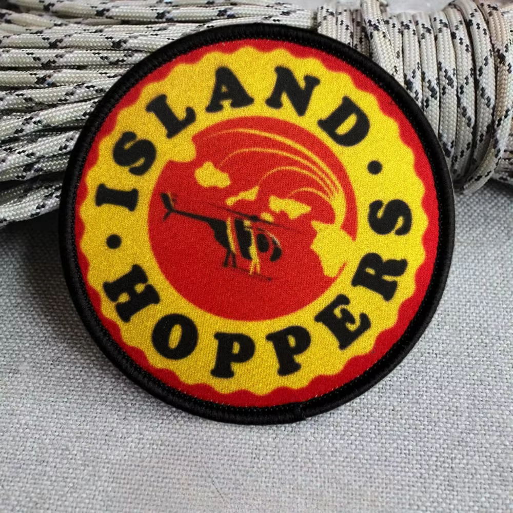Parche táctico Island Hoppers – Helicóptero militar con velcro para brazalete - imagen 3