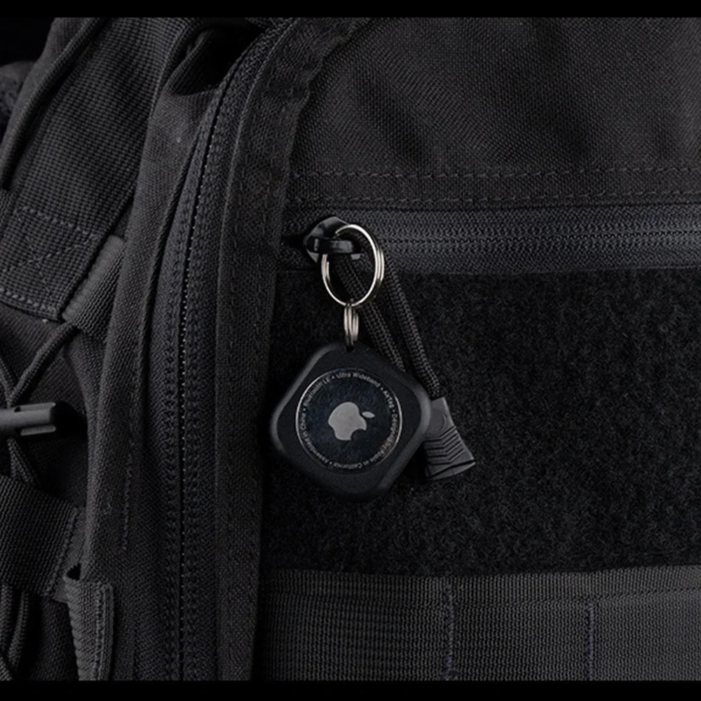 Interior del estuche con espacio para AirTag