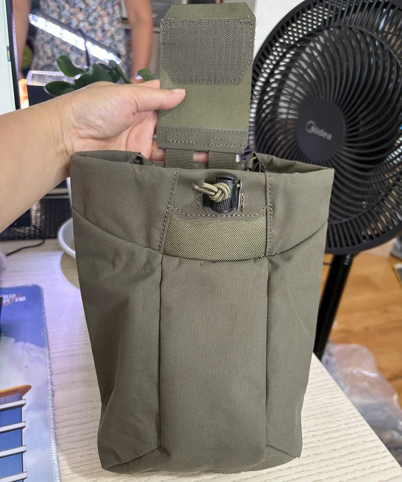 Bolsa de Reciclaje de Liberación Rápida New Magazine en uso