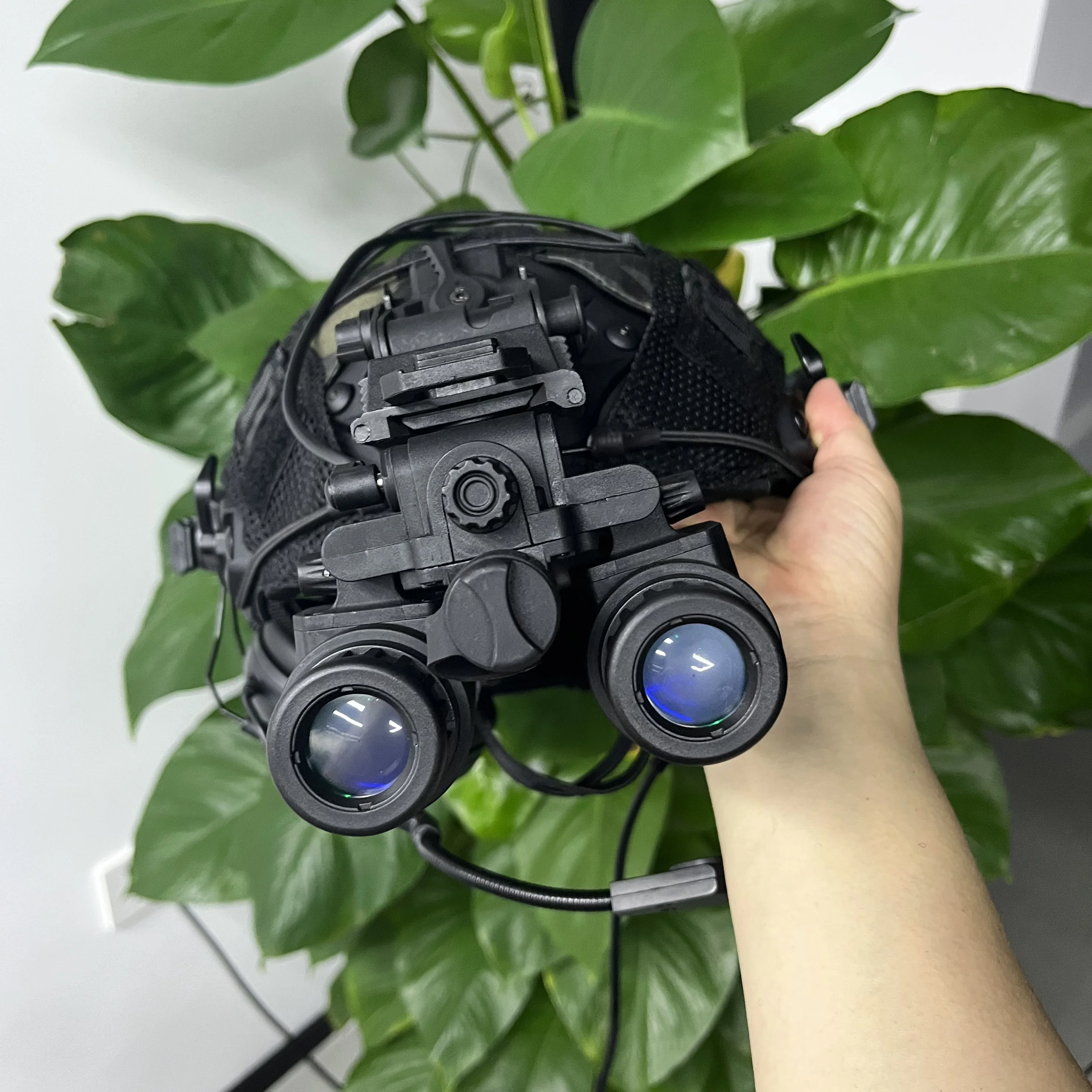 Casco táctico rápido con protección y accesorios de tiro - imagen 4