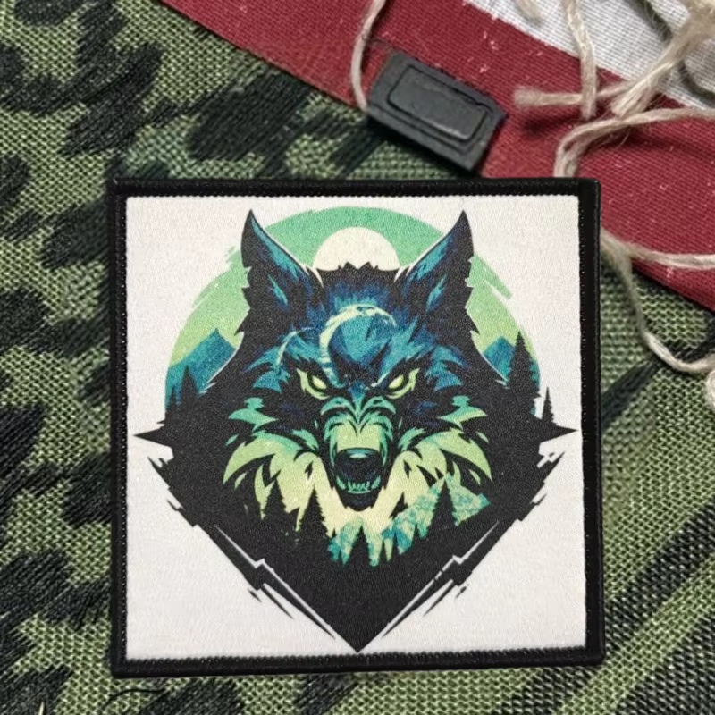 Parche rey lobo vista frontal