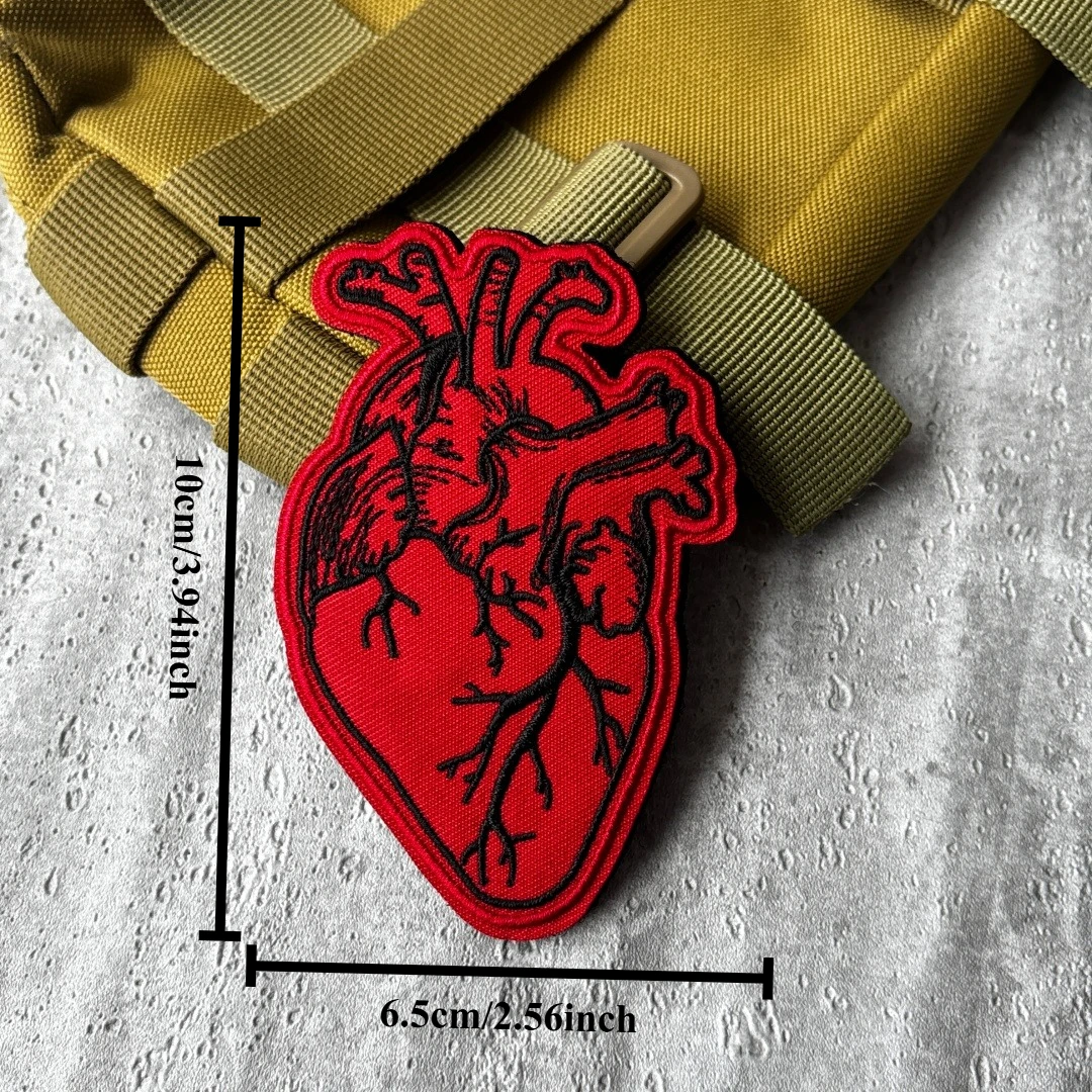 Parche táctico bordado corazón rojo anatómico con velcro - imagen 2