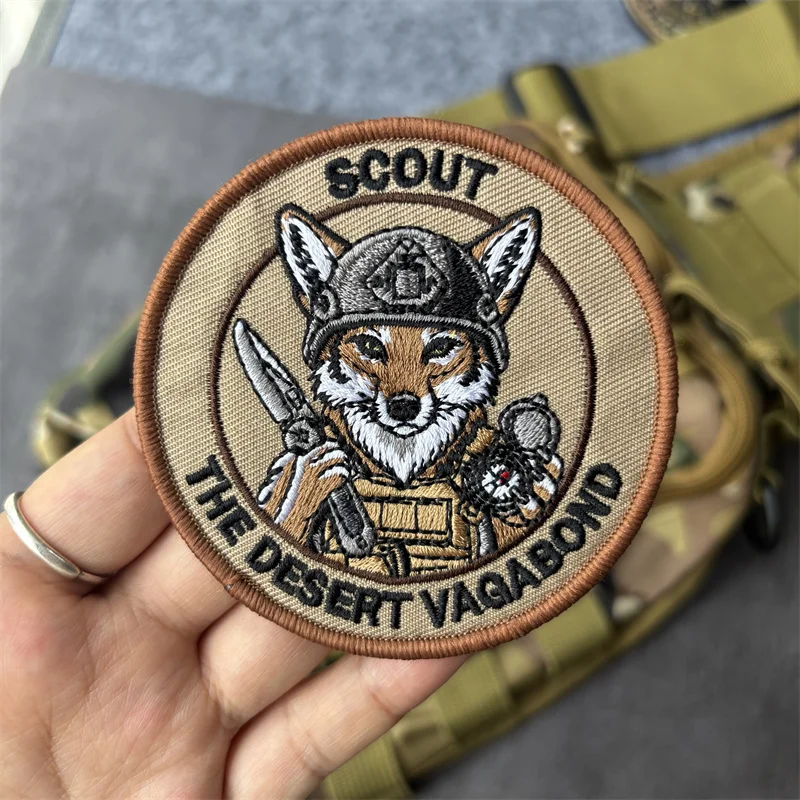 Parche táctico bordado lobo militar con velcro para mochila o ropa - imagen 3