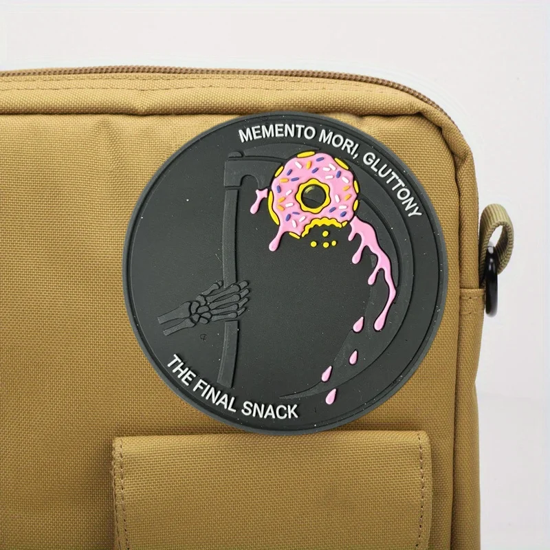 Parche táctico Death and Donuts de PVC con velcro para chaleco - imagen 3