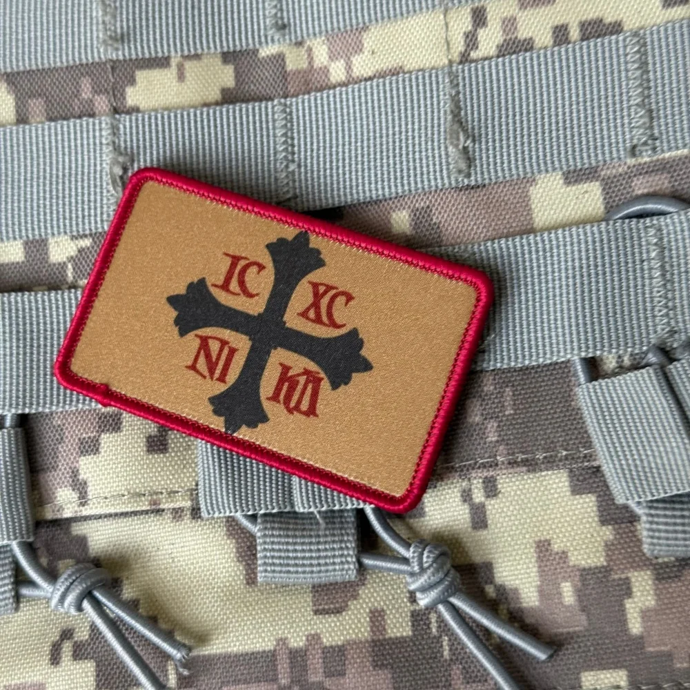 Parche táctico cruz ortodoxa chevron con velcro para mochila - imagen 2
