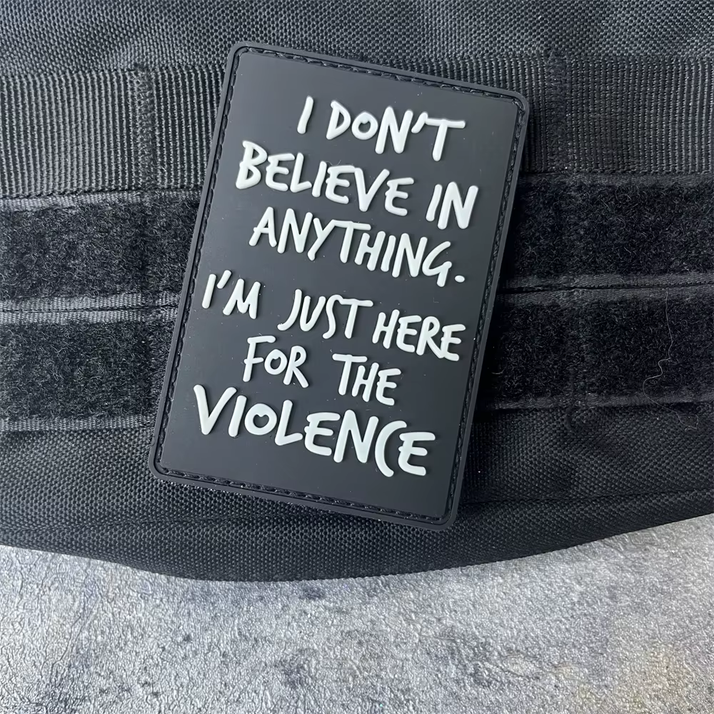 Parche militar PVC luminoso – Frase No creo en violencia - imagen 5
