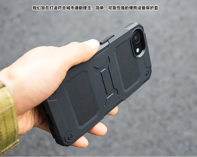 Funda táctica anticaída en uso