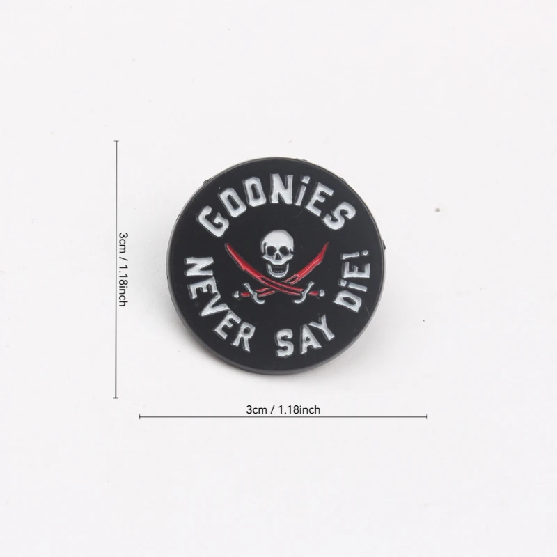 Brooch de calavera para chaquetas y mochilas
