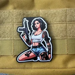 Parche táctico de chica tatuada con velcro para mochila