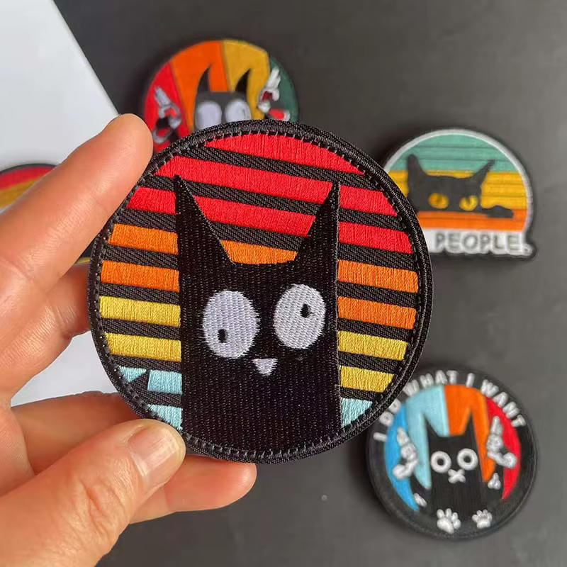 Parche táctico bordado gato con pistola para ropa y sombrero