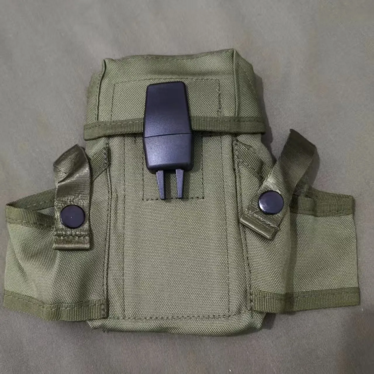 Bolsa táctica multifunción con portacargadores para trekking y camping - imagen 5